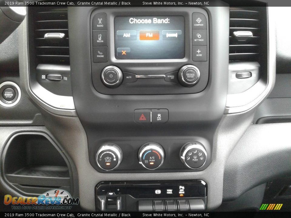 2019 Ram 3500 Tradesman Crew Cab Granite Crystal Metallic / Black Photo #18