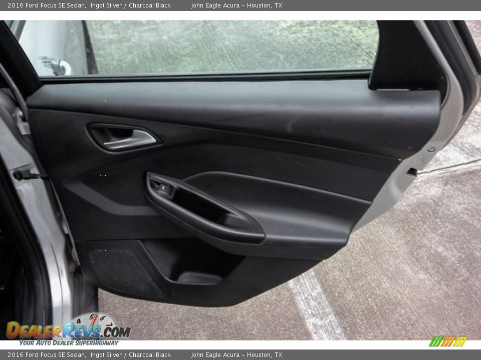 2016 Ford Focus SE Sedan Ingot Silver / Charcoal Black Photo #19