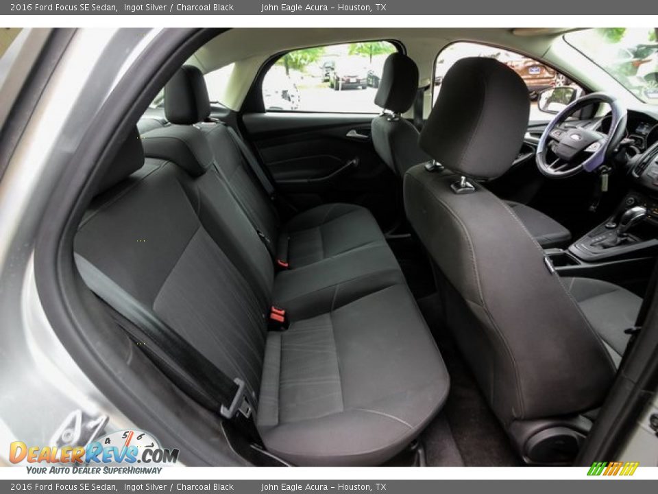 2016 Ford Focus SE Sedan Ingot Silver / Charcoal Black Photo #20
