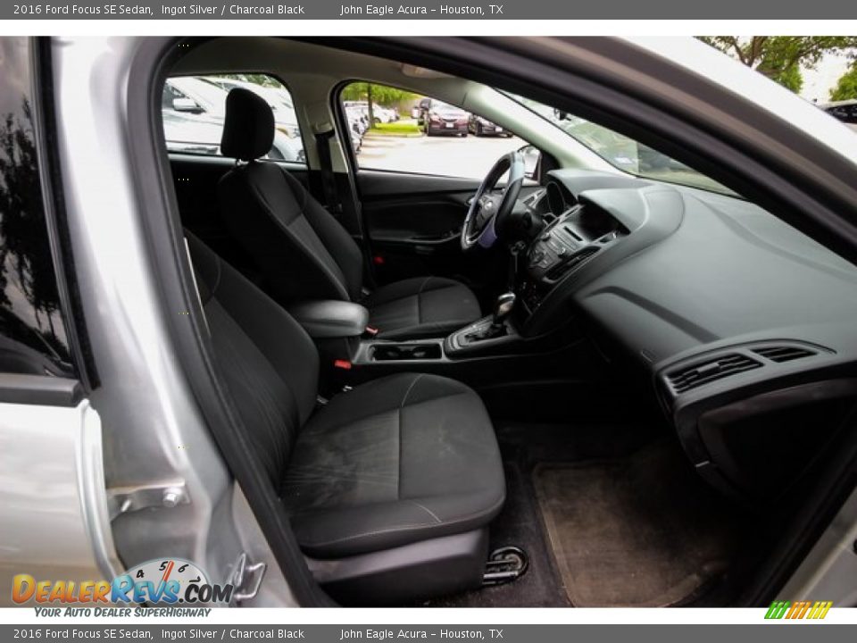 2016 Ford Focus SE Sedan Ingot Silver / Charcoal Black Photo #22