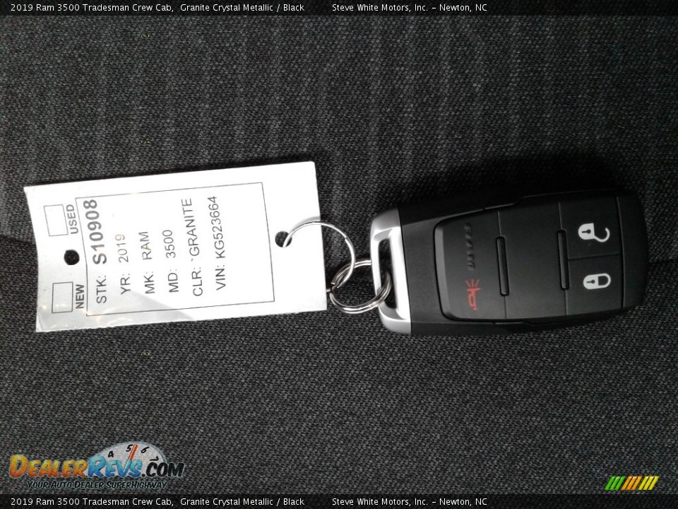 2019 Ram 3500 Tradesman Crew Cab Granite Crystal Metallic / Black Photo #25