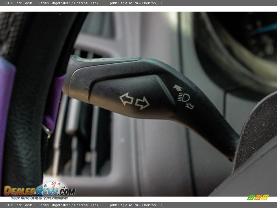 2016 Ford Focus SE Sedan Ingot Silver / Charcoal Black Photo #28