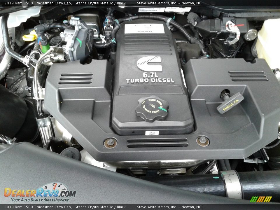 2019 Ram 3500 Tradesman Crew Cab Granite Crystal Metallic / Black Photo #26