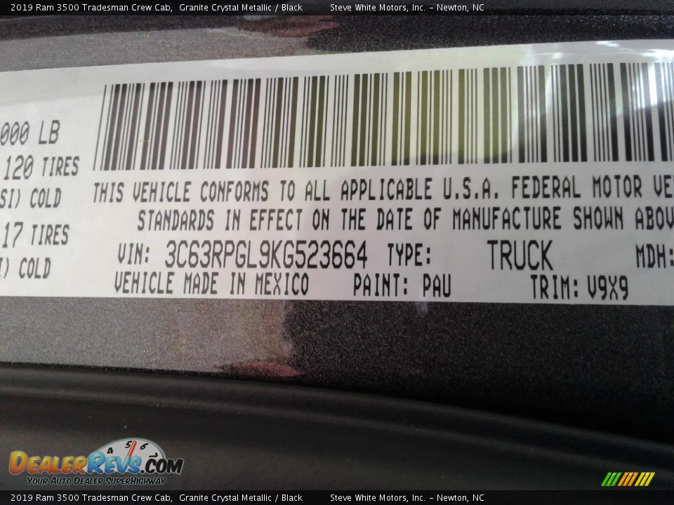 2019 Ram 3500 Tradesman Crew Cab Granite Crystal Metallic / Black Photo #27
