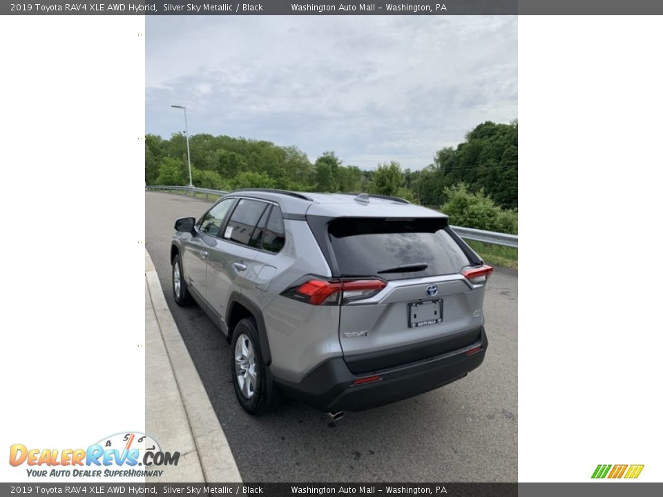 2019 Toyota RAV4 XLE AWD Hybrid Silver Sky Metallic / Black Photo #4
