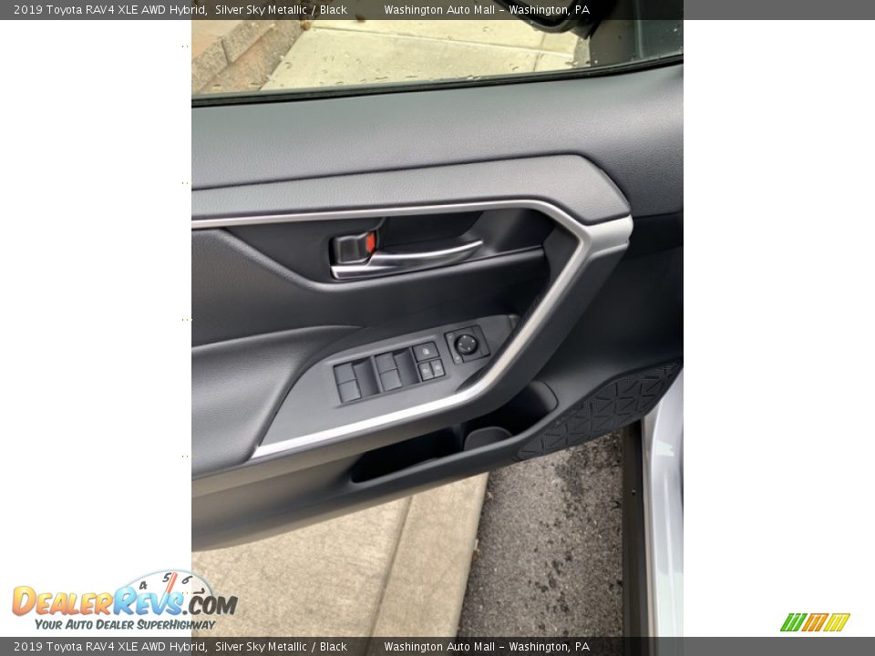 2019 Toyota RAV4 XLE AWD Hybrid Silver Sky Metallic / Black Photo #9