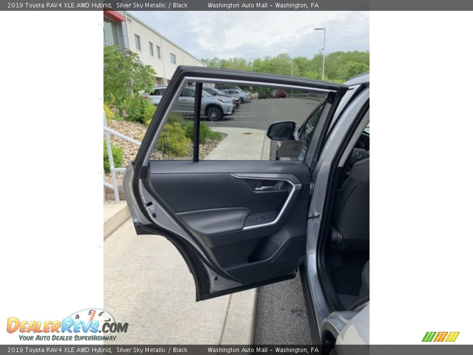 2019 Toyota RAV4 XLE AWD Hybrid Silver Sky Metallic / Black Photo #15