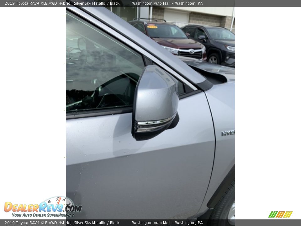 2019 Toyota RAV4 XLE AWD Hybrid Silver Sky Metallic / Black Photo #32