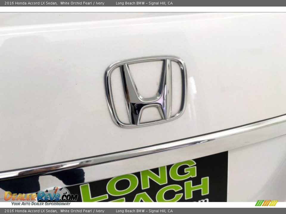 2016 Honda Accord LX Sedan White Orchid Pearl / Ivory Photo #23