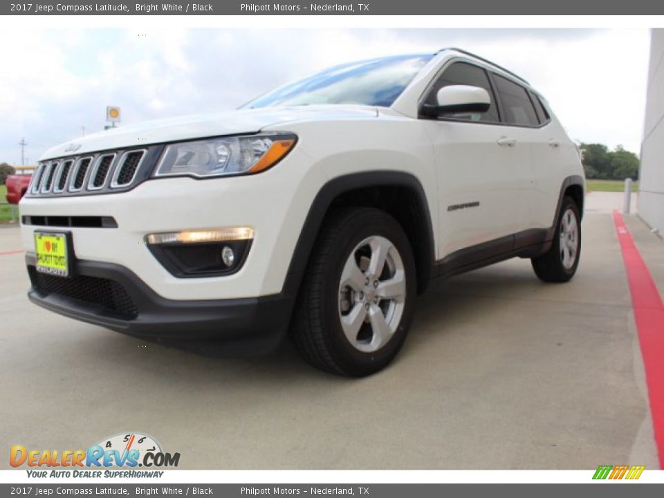 2017 Jeep Compass Latitude Bright White / Black Photo #4