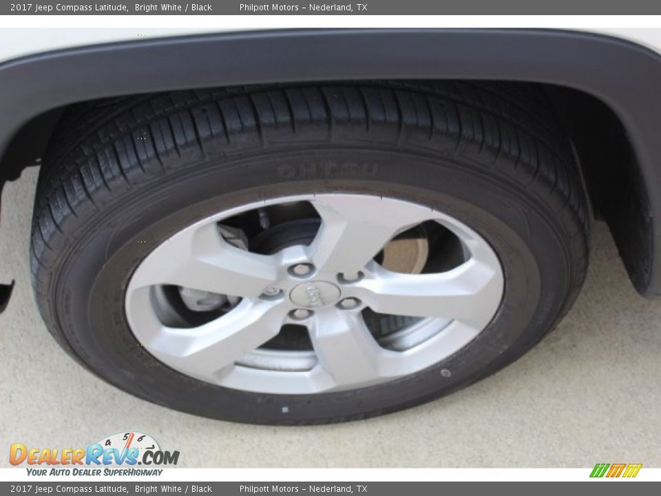 2017 Jeep Compass Latitude Bright White / Black Photo #5