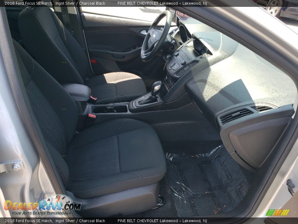 2018 Ford Focus SE Hatch Ingot Silver / Charcoal Black Photo #12