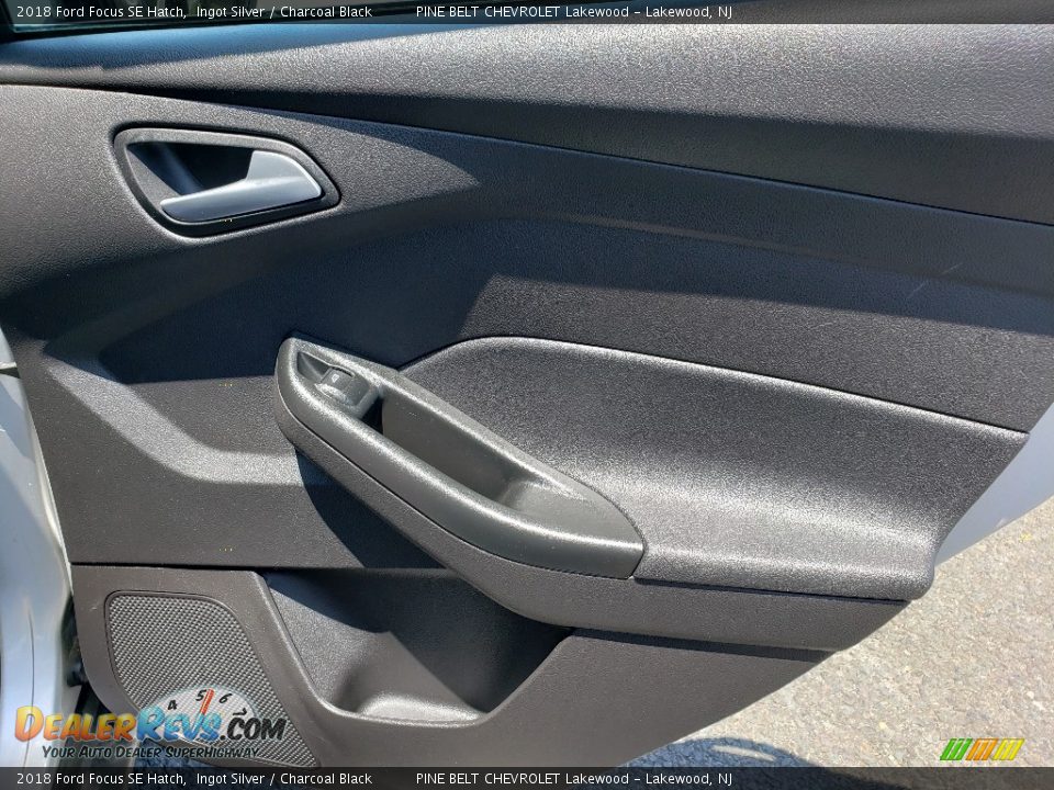 2018 Ford Focus SE Hatch Ingot Silver / Charcoal Black Photo #16