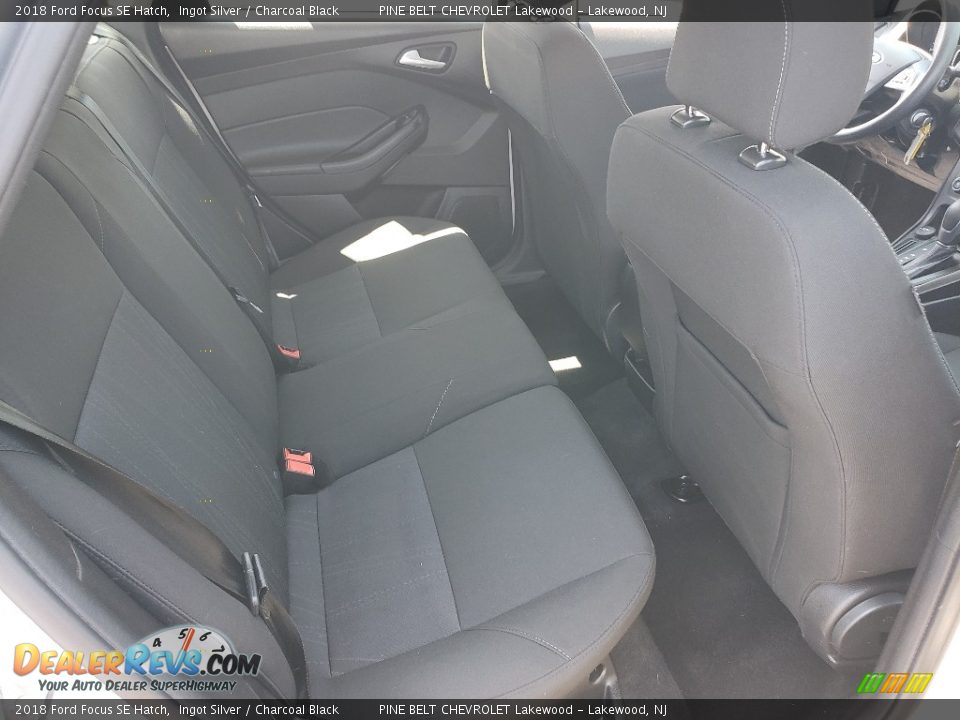 2018 Ford Focus SE Hatch Ingot Silver / Charcoal Black Photo #17