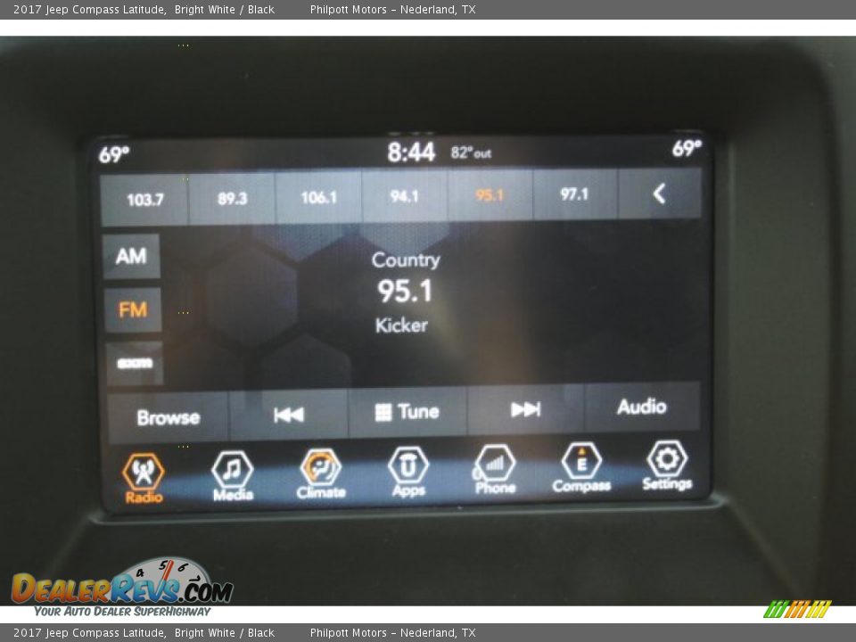 2017 Jeep Compass Latitude Bright White / Black Photo #24