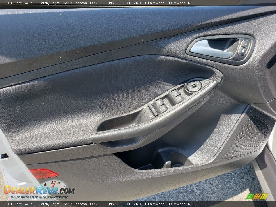 2018 Ford Focus SE Hatch Ingot Silver / Charcoal Black Photo #25