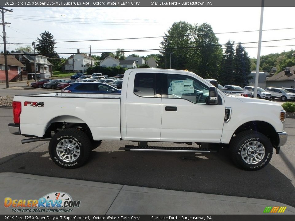 2019 Ford F250 Super Duty XLT SuperCab 4x4 Oxford White / Earth Gray Photo #4