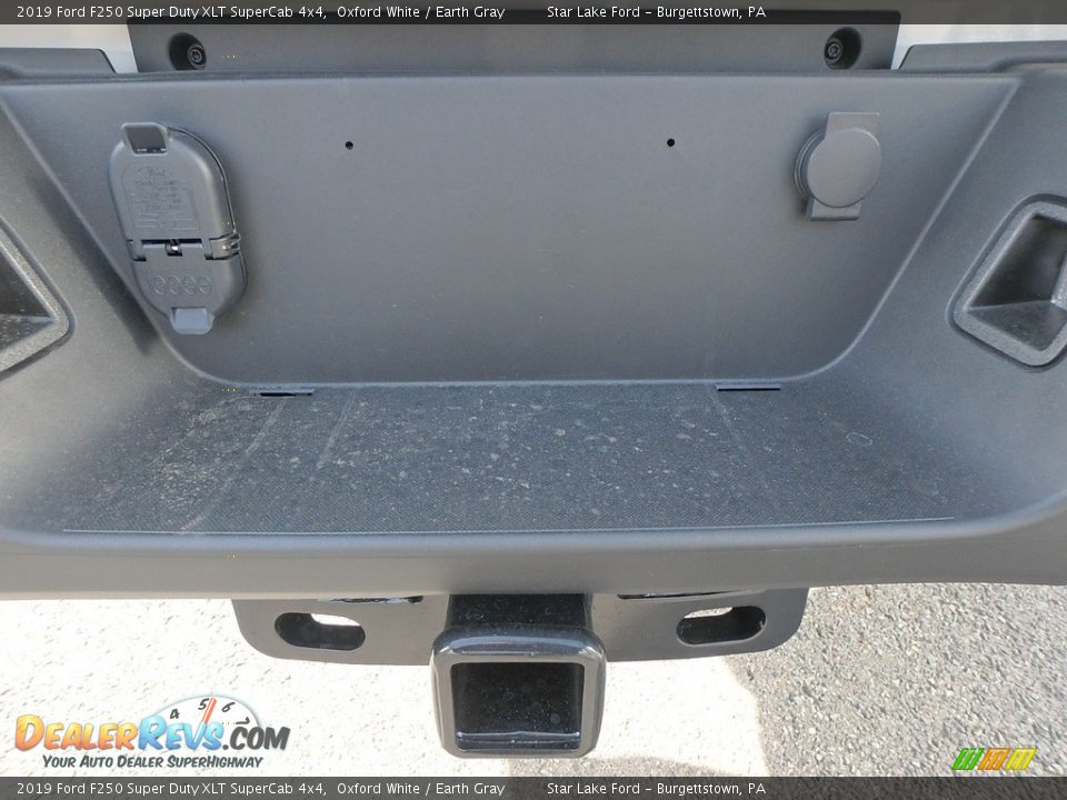 2019 Ford F250 Super Duty XLT SuperCab 4x4 Oxford White / Earth Gray Photo #7