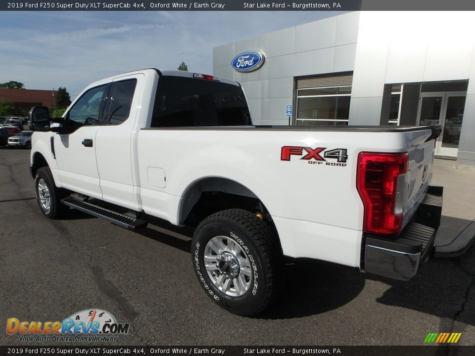 2019 Ford F250 Super Duty XLT SuperCab 4x4 Oxford White / Earth Gray Photo #8