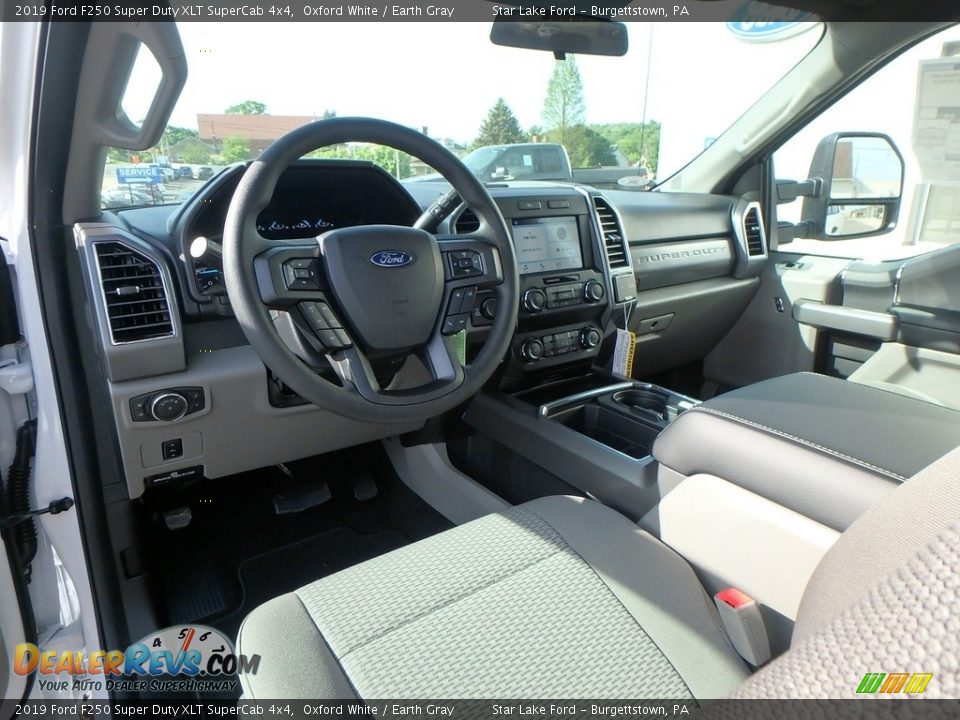 2019 Ford F250 Super Duty XLT SuperCab 4x4 Oxford White / Earth Gray Photo #13