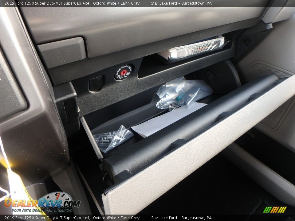 2019 Ford F250 Super Duty XLT SuperCab 4x4 Oxford White / Earth Gray Photo #20