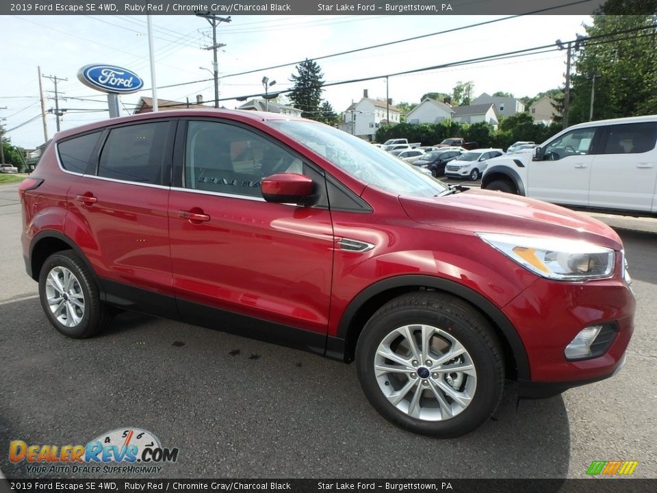 2019 Ford Escape SE 4WD Ruby Red / Chromite Gray/Charcoal Black Photo #3
