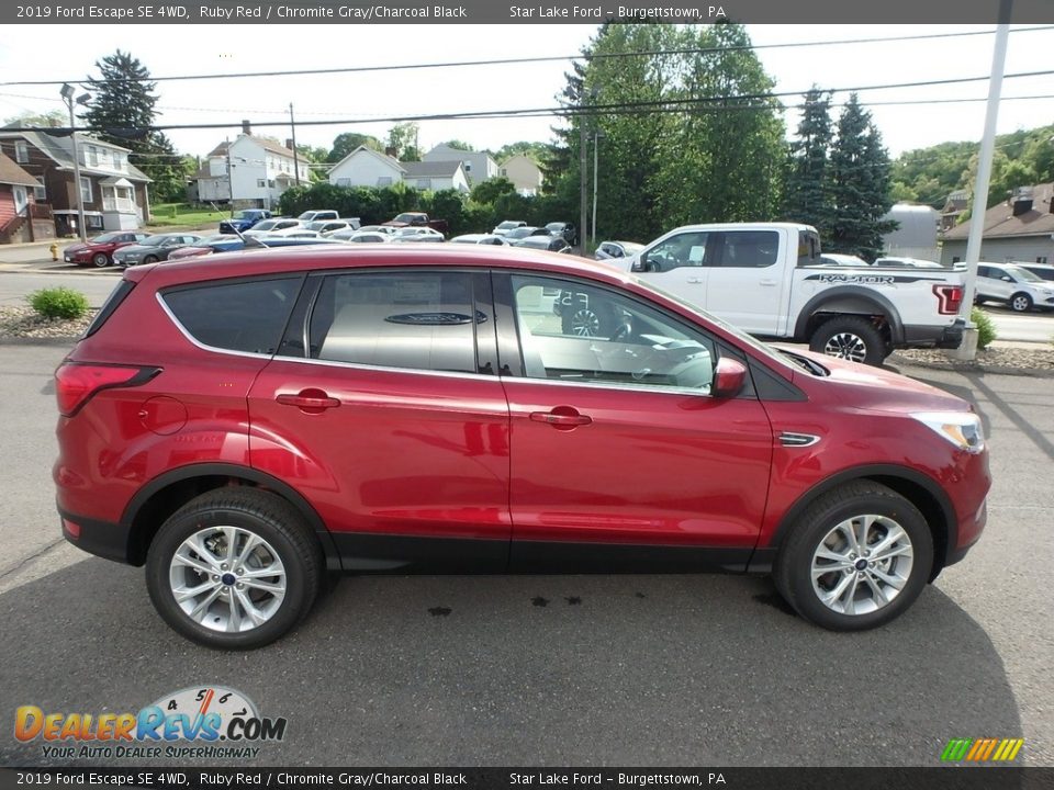 2019 Ford Escape SE 4WD Ruby Red / Chromite Gray/Charcoal Black Photo #4