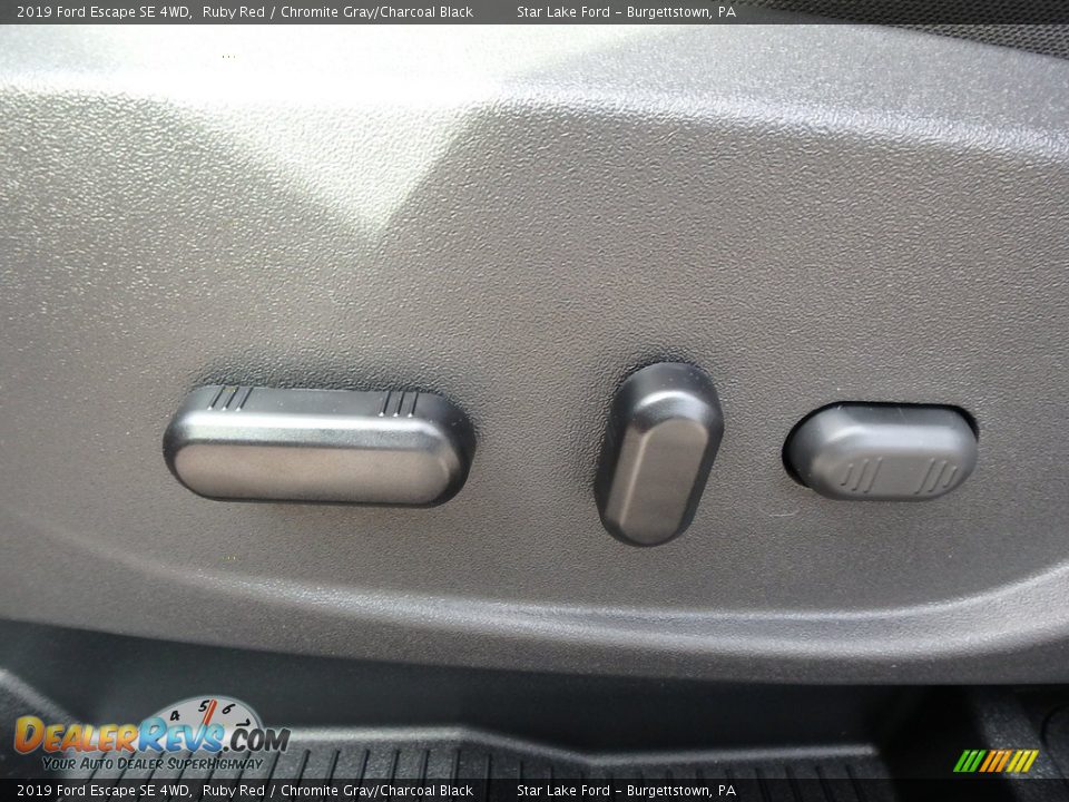 2019 Ford Escape SE 4WD Ruby Red / Chromite Gray/Charcoal Black Photo #15