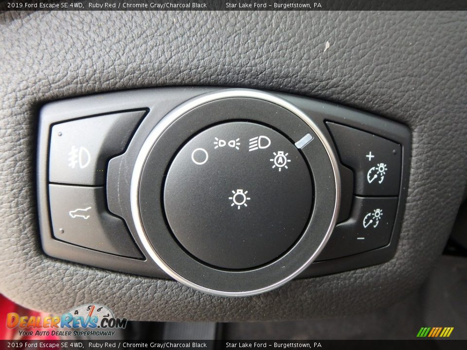 2019 Ford Escape SE 4WD Ruby Red / Chromite Gray/Charcoal Black Photo #16