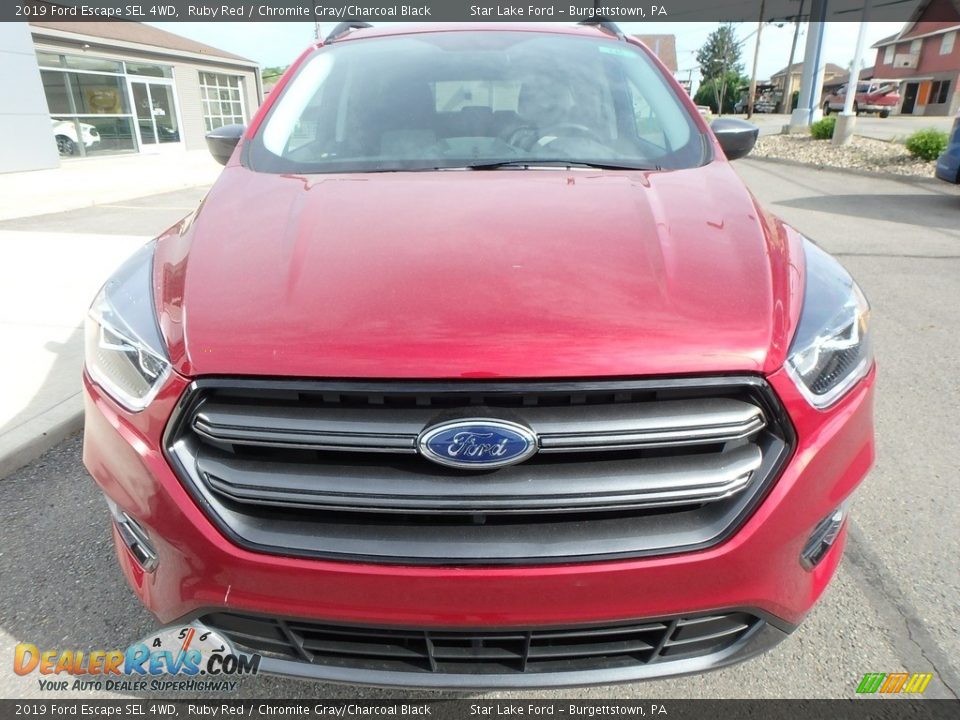 2019 Ford Escape SEL 4WD Ruby Red / Chromite Gray/Charcoal Black Photo #2
