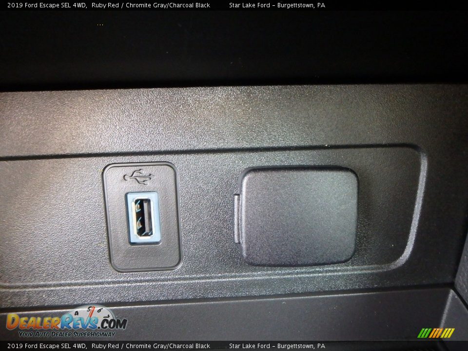 2019 Ford Escape SEL 4WD Ruby Red / Chromite Gray/Charcoal Black Photo #18