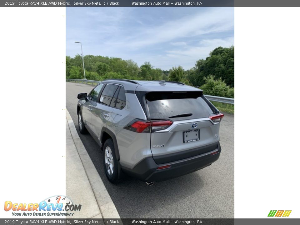 2019 Toyota RAV4 XLE AWD Hybrid Silver Sky Metallic / Black Photo #4