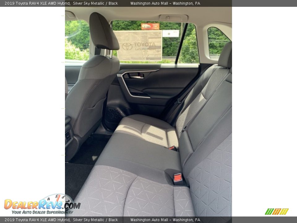 2019 Toyota RAV4 XLE AWD Hybrid Silver Sky Metallic / Black Photo #18