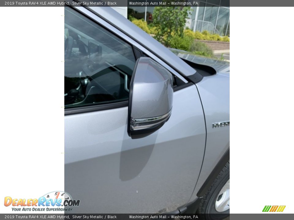 2019 Toyota RAV4 XLE AWD Hybrid Silver Sky Metallic / Black Photo #33