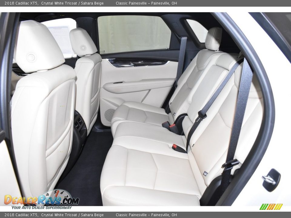2018 Cadillac XT5 Crystal White Tricoat / Sahara Beige Photo #8