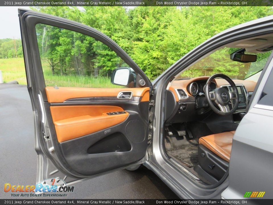2011 Jeep Grand Cherokee Overland 4x4 Mineral Gray Metallic / New Saddle/Black Photo #28