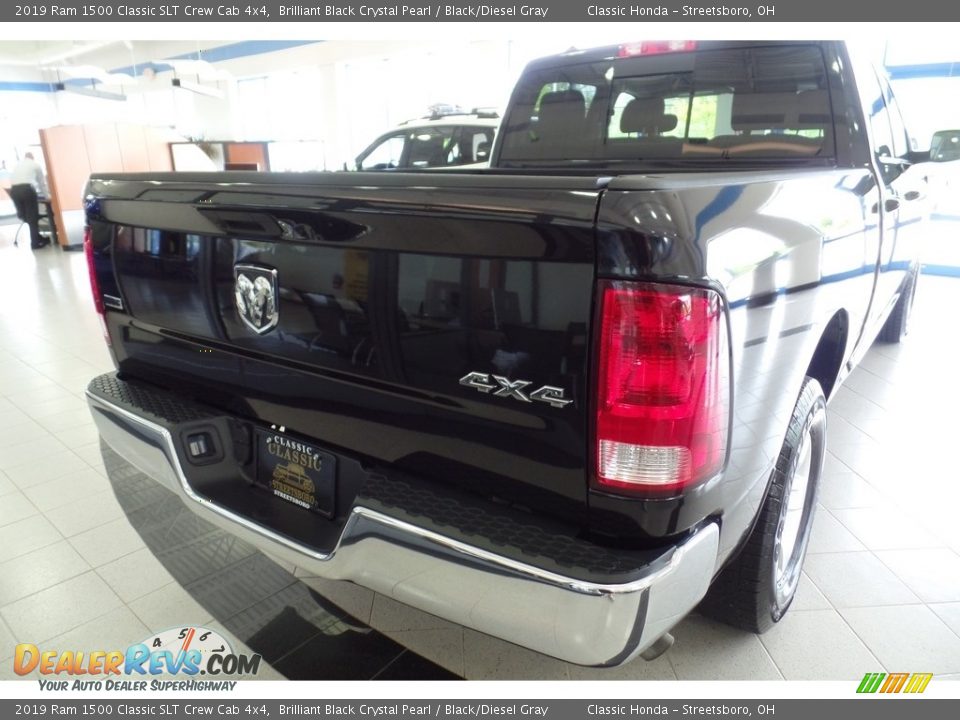 2019 Ram 1500 Classic SLT Crew Cab 4x4 Brilliant Black Crystal Pearl / Black/Diesel Gray Photo #10