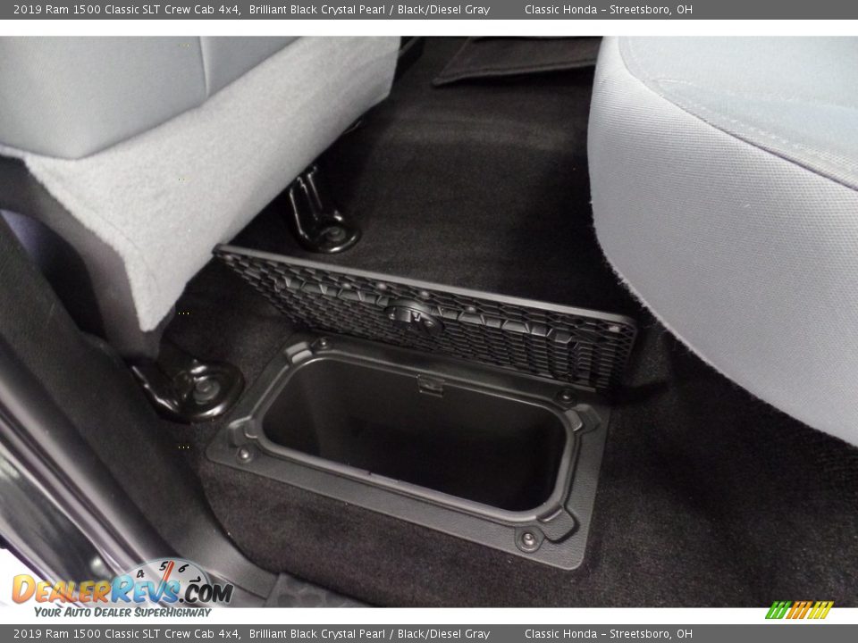 2019 Ram 1500 Classic SLT Crew Cab 4x4 Brilliant Black Crystal Pearl / Black/Diesel Gray Photo #18