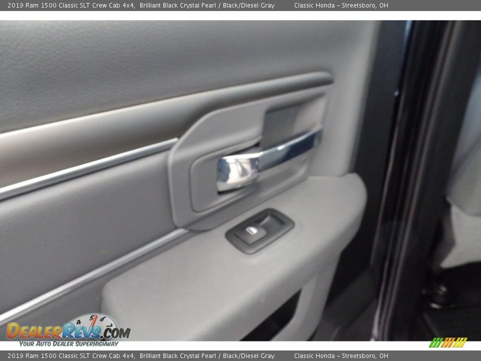2019 Ram 1500 Classic SLT Crew Cab 4x4 Brilliant Black Crystal Pearl / Black/Diesel Gray Photo #22