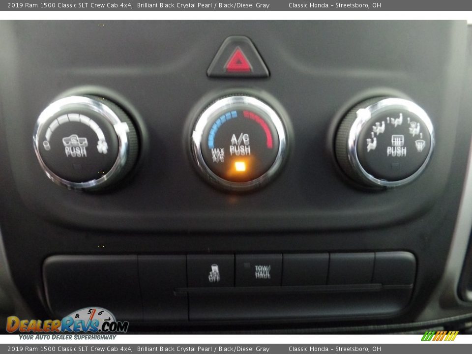 2019 Ram 1500 Classic SLT Crew Cab 4x4 Brilliant Black Crystal Pearl / Black/Diesel Gray Photo #28