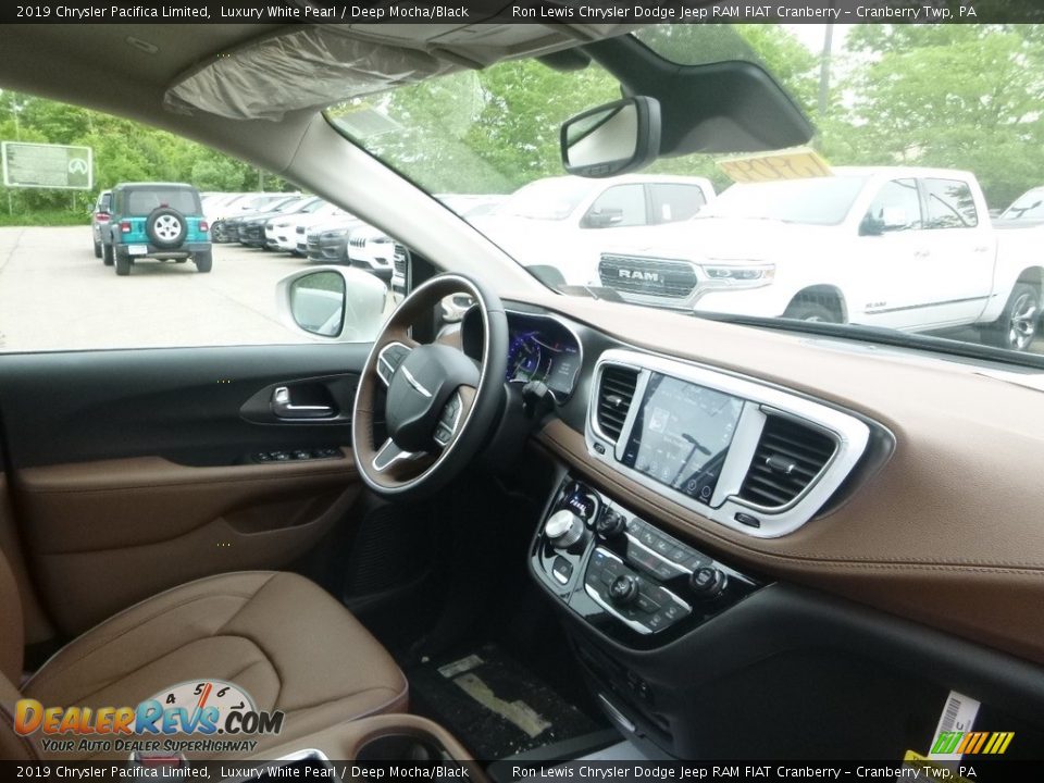 2019 Chrysler Pacifica Limited Luxury White Pearl / Deep Mocha/Black Photo #11