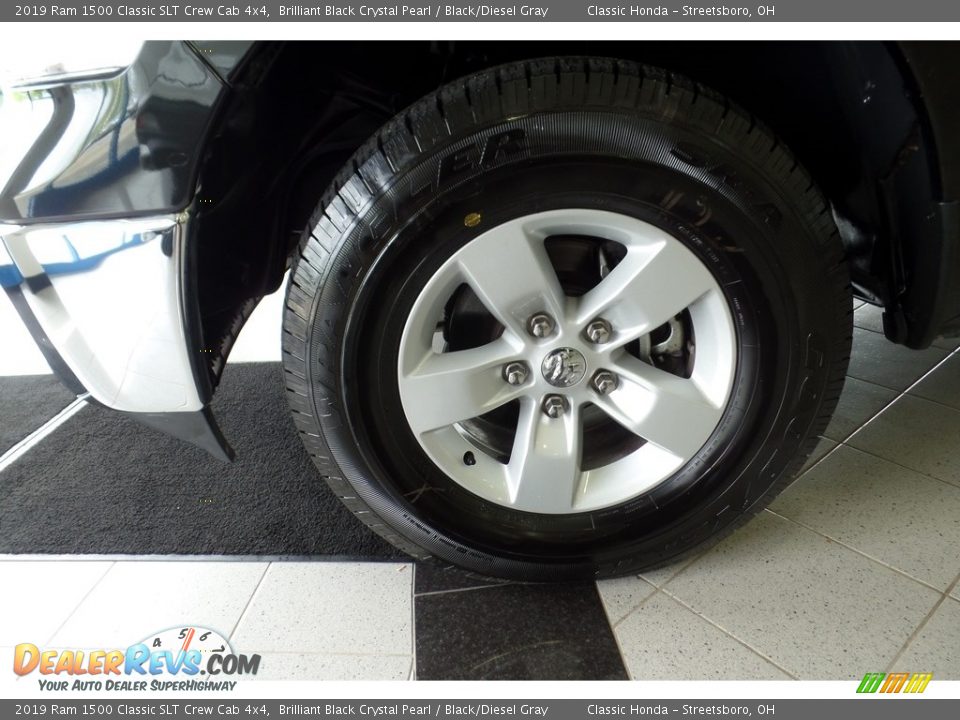 2019 Ram 1500 Classic SLT Crew Cab 4x4 Brilliant Black Crystal Pearl / Black/Diesel Gray Photo #36
