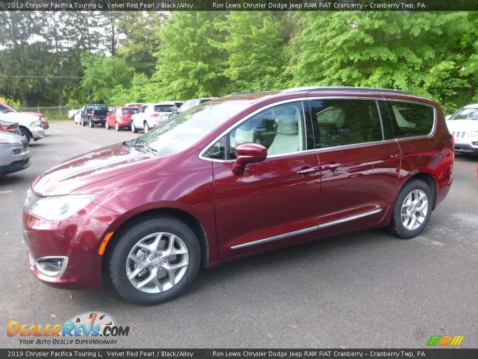 2019 Chrysler Pacifica Touring L Velvet Red Pearl / Black/Alloy Photo #1