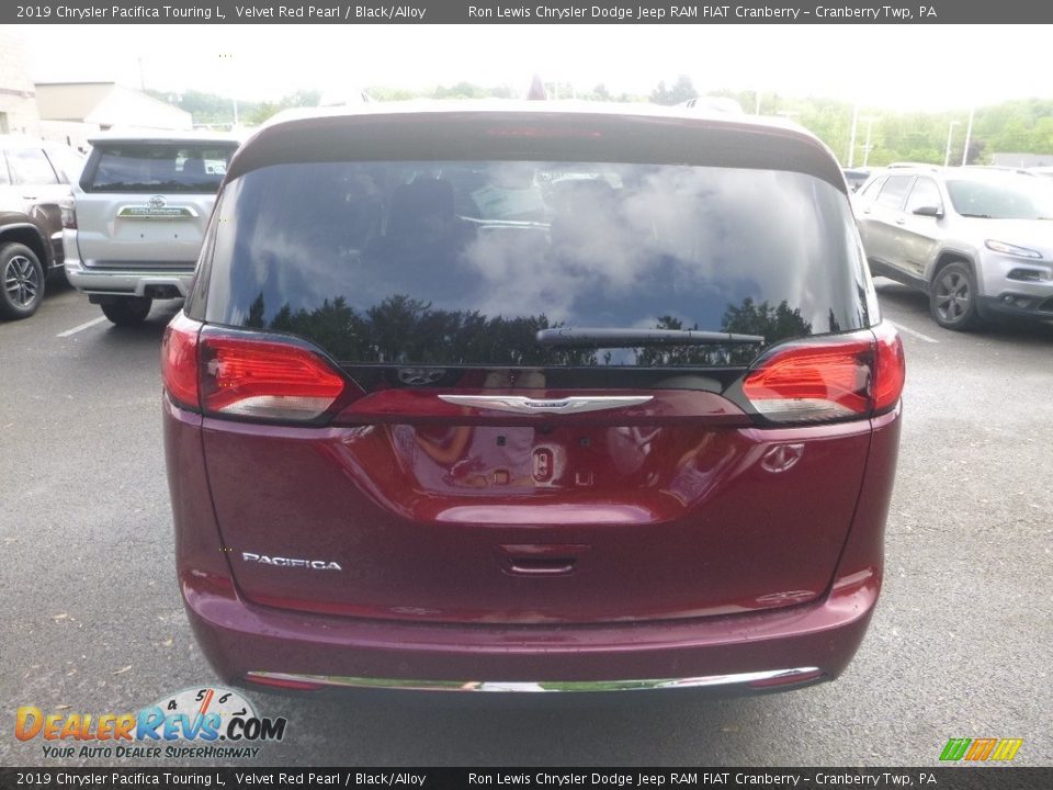 2019 Chrysler Pacifica Touring L Velvet Red Pearl / Black/Alloy Photo #4