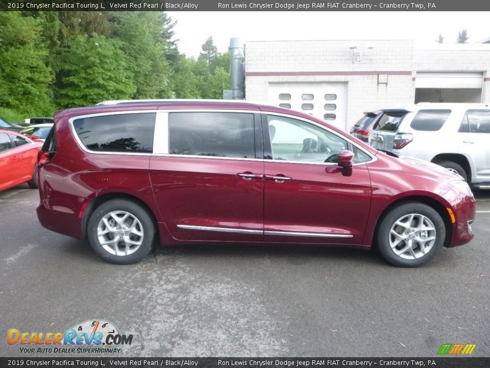 2019 Chrysler Pacifica Touring L Velvet Red Pearl / Black/Alloy Photo #6