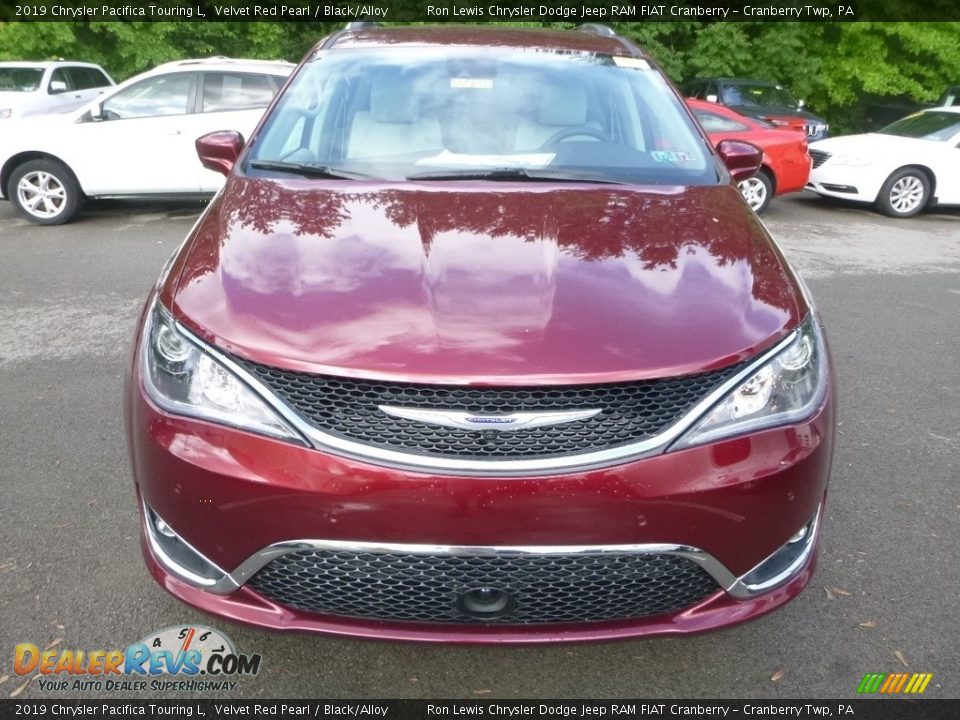 2019 Chrysler Pacifica Touring L Velvet Red Pearl / Black/Alloy Photo #8