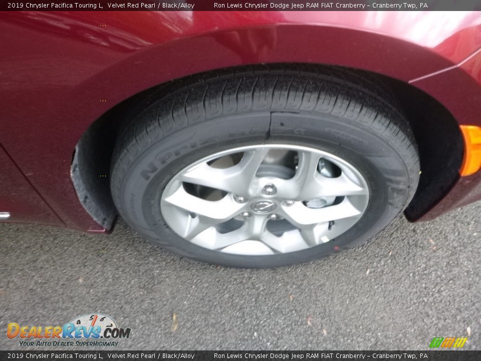 2019 Chrysler Pacifica Touring L Velvet Red Pearl / Black/Alloy Photo #9