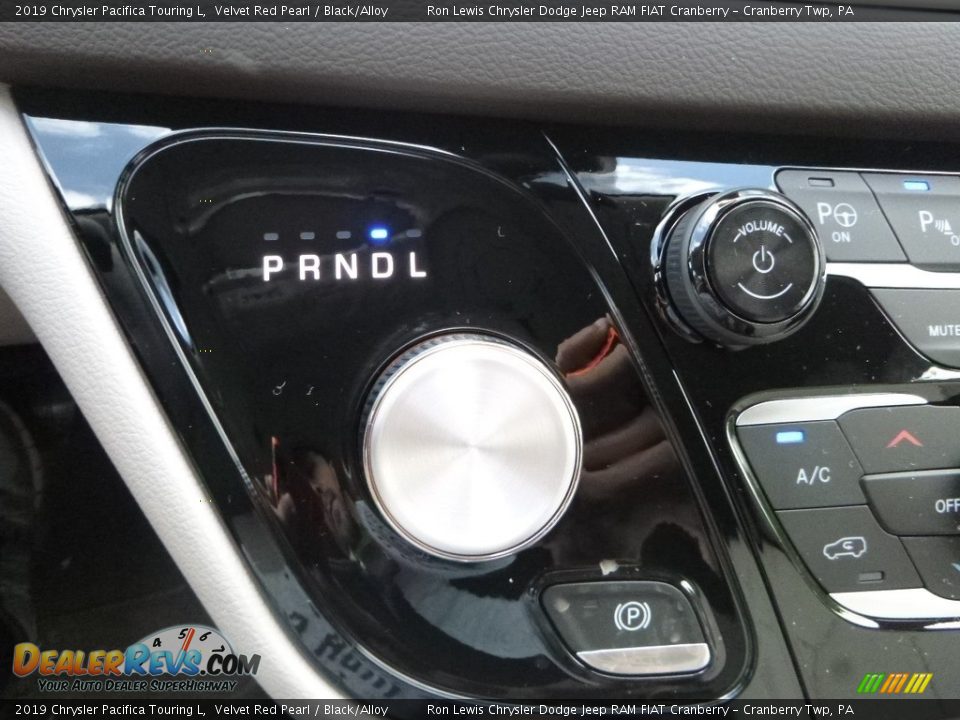 2019 Chrysler Pacifica Touring L Velvet Red Pearl / Black/Alloy Photo #20