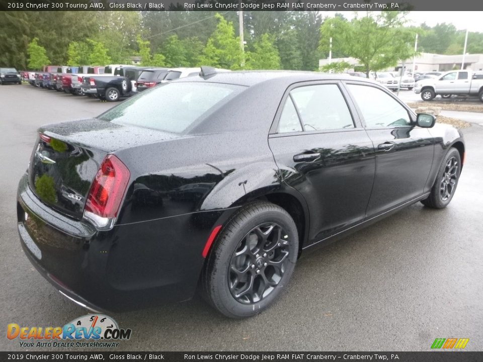 2019 Chrysler 300 Touring AWD Gloss Black / Black Photo #5