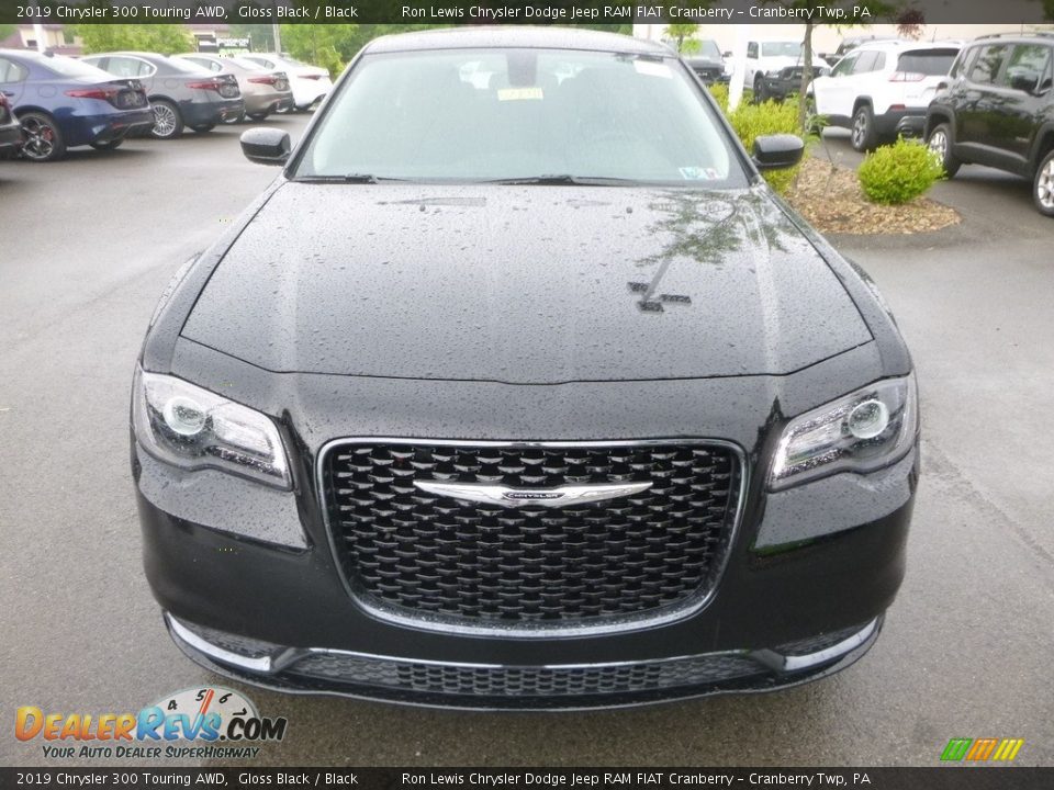 2019 Chrysler 300 Touring AWD Gloss Black / Black Photo #8